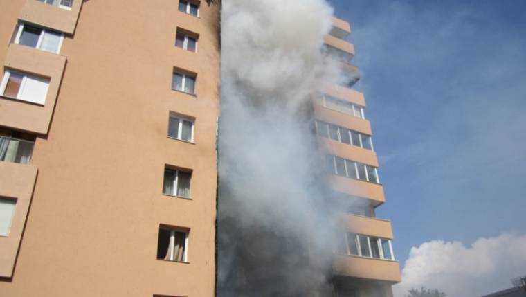 Locatari evacuați dintr-un bloc din Pitești