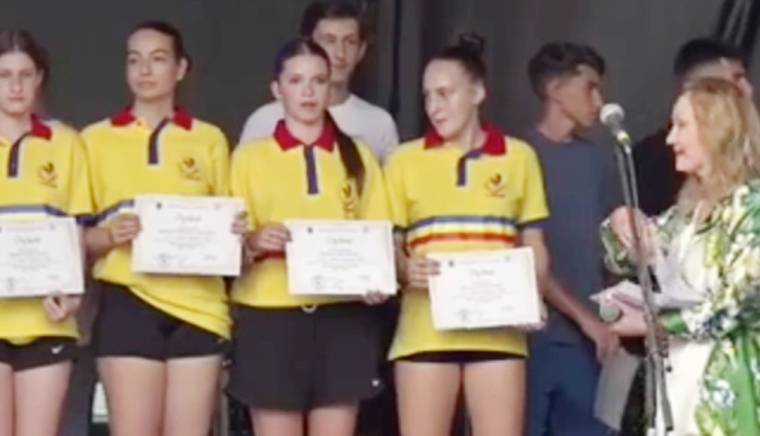 Peste o sută de elevi au fost premiaţi la Câmpulung