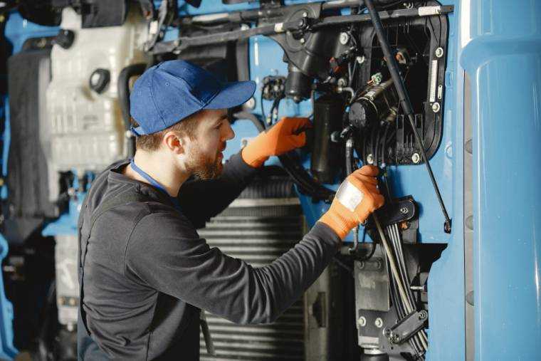 Beneficiile utilizării pompelor hidraulice în vehiculele comerciale