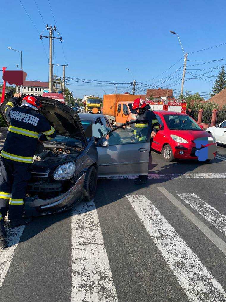 Accident cu trei mașini, în Argeș