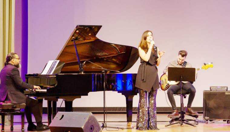 Luana Toader şi Trio Jazz&Pop Piteşti, concert la Argeş Mall