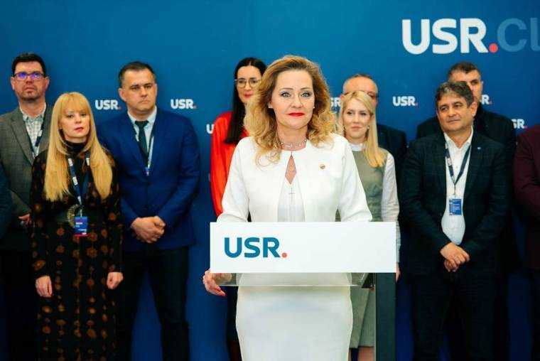 Elena Lasconi demisionează din funcția de președinte al USR