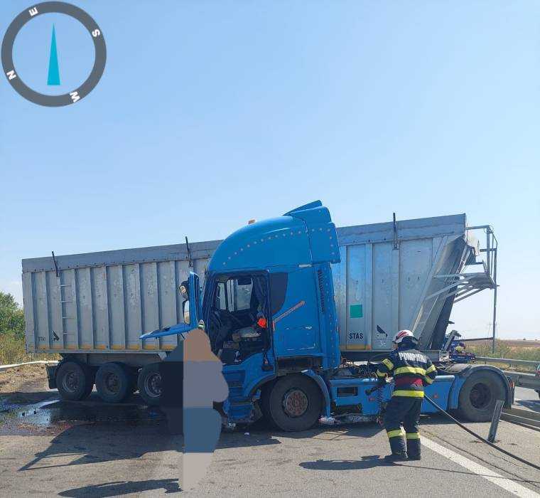 Accident cu un tir pe A1. A intrat în parapet