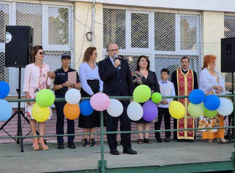 Senatorul Dănuț Bica, prezent la festivitatea de deschidere a noului an școlar în Pitești