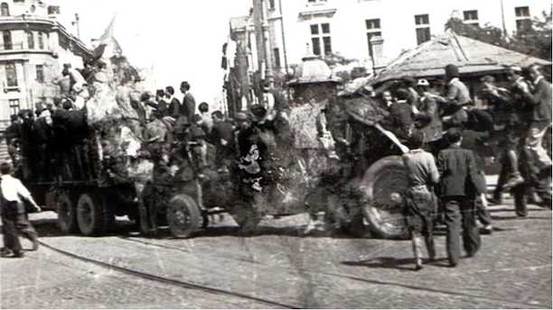 12 Septembrie 1944: A fost încheiat la Moscova, în conditiile dictate de URSS, Armistițiul dintre guvernul român şi reprezentanții Naţiunilor Unite