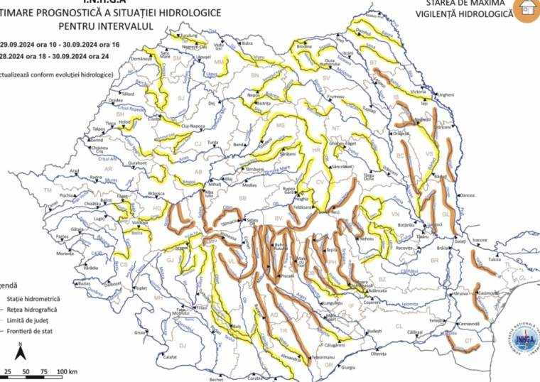 Risc ridicat de inundații pe mai multe râuri din țară, pănă luni seara