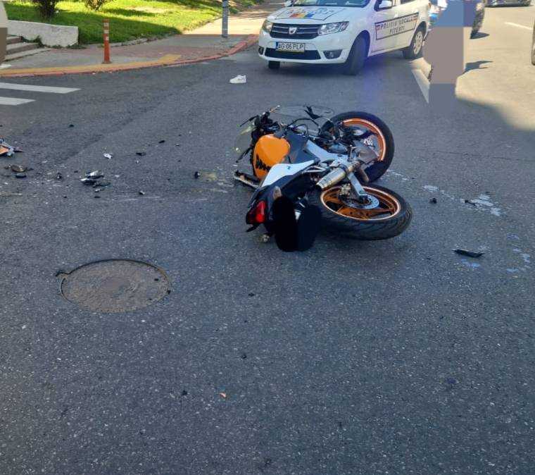 Motociclist rănit în Pitești. A ajuns la spital