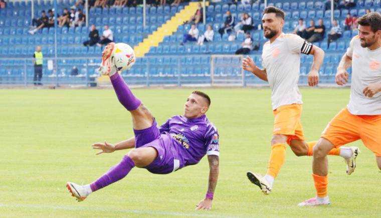 Atacantul Robert Moldoveanu de la FC Argeş este optimist: „Uşor, uşor, o să legăm mai multe victorii şi o să ne atingem toate obiectivele până la final”