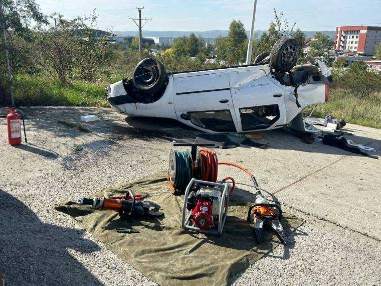 Accident la Mioveni, cu patru victime. Doi minori preluați de SMURD