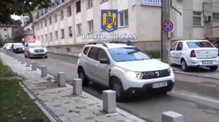 Video. Amplă razie a Poliţiei la Curtea de Argeş şi în comunele din zonă. Percheziţie la Băiculeşti