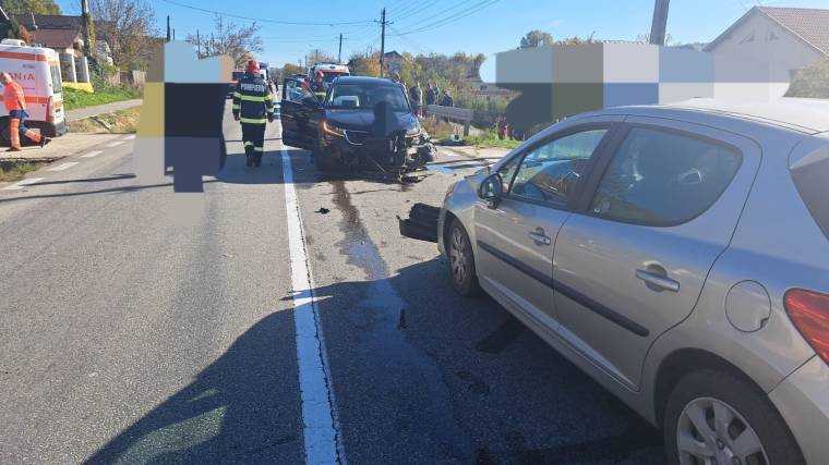 Accident cu trei mașini, în Bascov