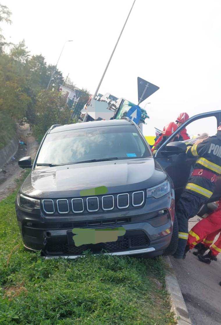 Accident pe autostrada Pitești-București. Mașină ieșită în decor