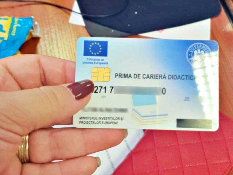 În următoarele zile vor fi încărcate cardurile cu primele pentru cariera didactică. Până când pot fi folosite sunele