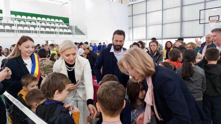 Alina Gorghiu a inaugurat, la Corbi, o sală de sport de 10 milioane lei