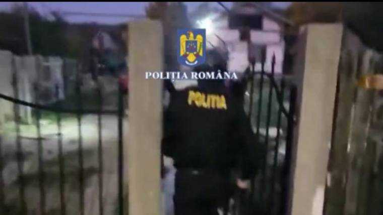 Video. Trei argeșeni, arestați pentru tâlhărie calificată. Câți bani erau în joc