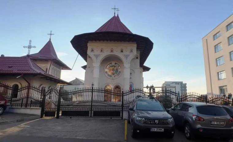 Un preot a trecut biserica pe numele lui și a aderat la Mitropolia din Muntenegru