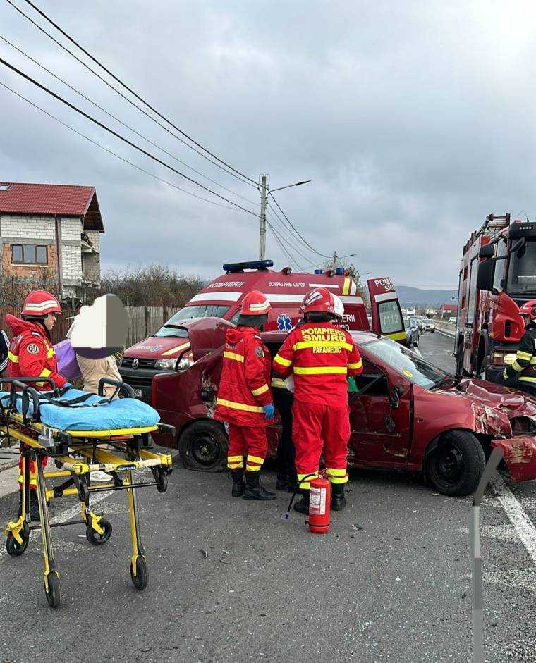 Accident în Argeș. A intrat în glisieră și a rămas încarcerat