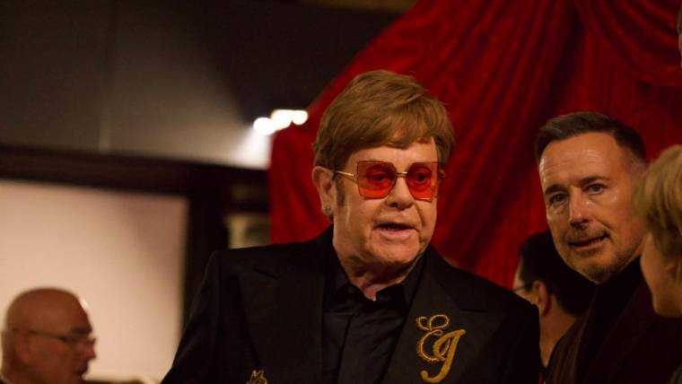 Elton John și-a pierdut vederea, după o infecție la ochiul drept