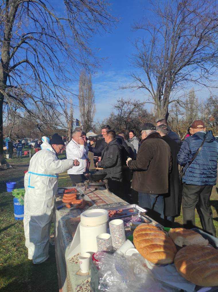 Puhoi de lume la Sărbătoarea Ignatului de la Muzeul Golești. Toți vizitatorii au degustat îmbietoarele produse tradiționale din carne sau de post