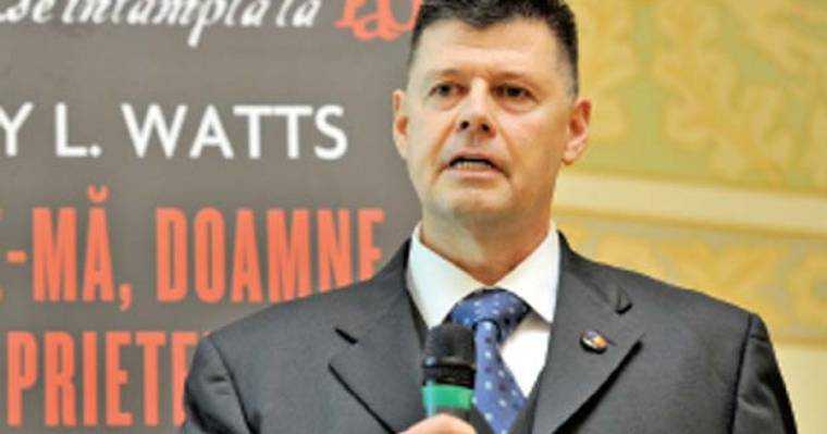 Istoricul american Larry Watts: „Noțiunea de „turiști” sovietici nu a fost un basm absurd și nici un mit fantastic inventat de Ceaușescu”