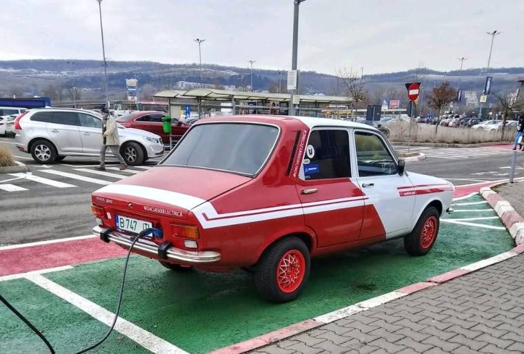 Dacia 1300 transformată într-o mașină electrică