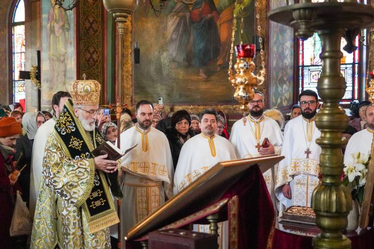 ÎPS Calinic Argeșeanul a oficiat Sfânta Liturghie Arhierească la Biserica „Sf. Ioan” din Gura Trivăii