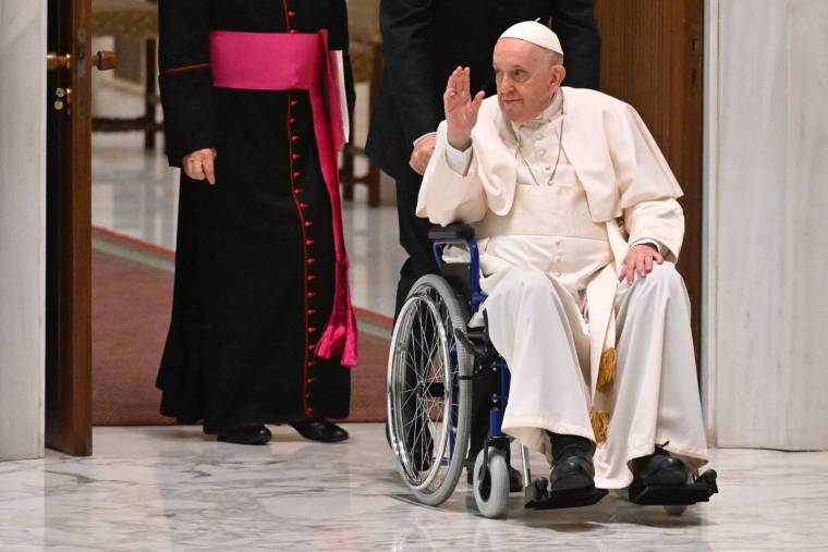 Papa Francisc a căzut în locuința sa din Vatican. Cât de gravă este starea de sănătate a suveranului pontif