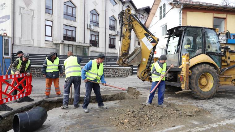 Pitești. Pe strada Dumbravei se lucrează din ambele sensuri, simultan