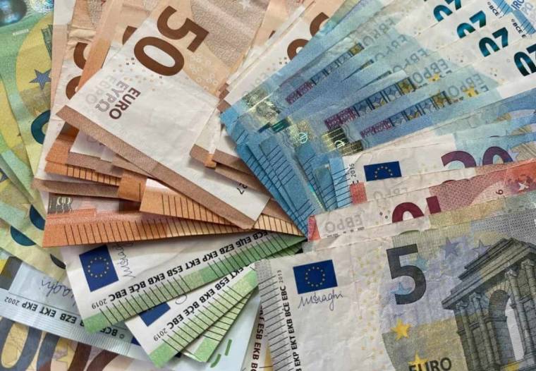 Primă de pensionare în valoare de 100.000 de euro la Romsilva