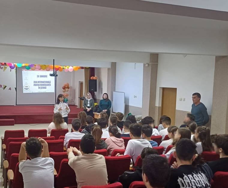 Ziua Nonviolenței în Școli, sărbătorită în Argeș cu peste 1000 de elevi