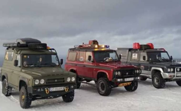 Cinci clujeni cu trei mașini ARO au parcurs 9000 de kilometri până la cel mai nordic punct al Europei