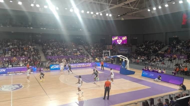 FC Argeș Basketball, învinsă de liderul campionatului