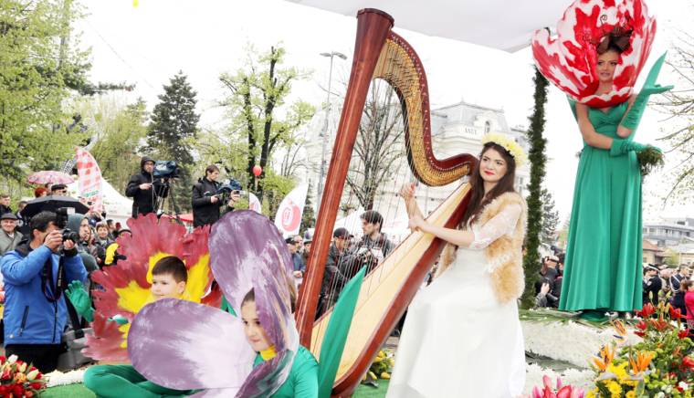 Scene din viaţa culturală piteşteană (112)