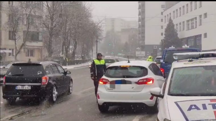 Video. Filtre în Argeş ale Poliţiei. Sute de amenzi