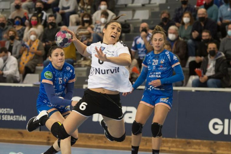 Handbal feminin: SCM Rm. Vâlcea s-a calificat în sferturile European League