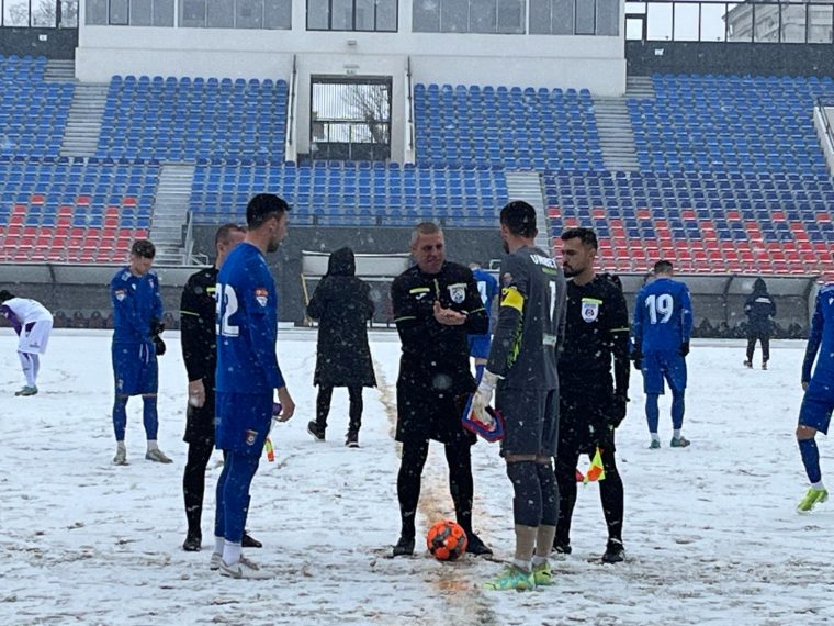 FC Argeş, remiză la Chindia, într-un decor de iarnă autentică