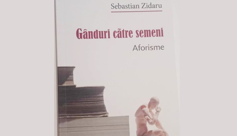 Un student îşi lansează o carte de aforisme