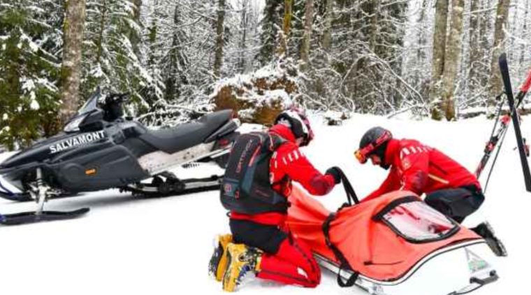 Un tânăr de 23 de ani a murit după un accident grav pe pârtia de schi