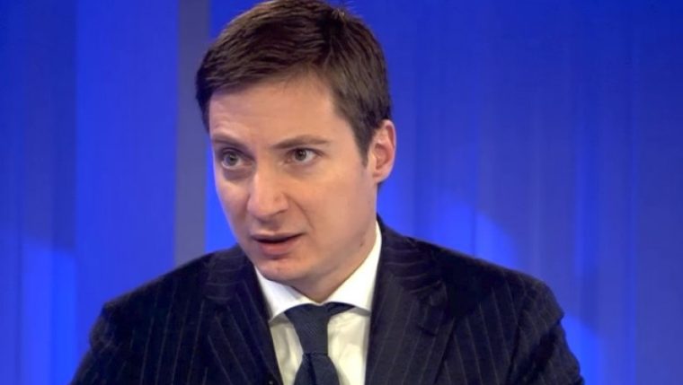 Andrei Caramitru, audiat la Poliție după ce a fost reclamat de Călin Georgescu pentru o postare pe Facebook