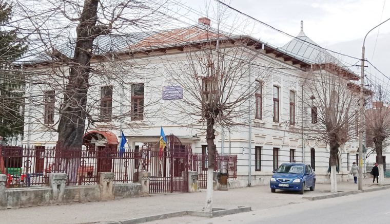 Trei instituţii de învăţământ din Câmpulung prezintă risc seismic major