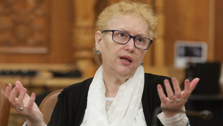 USR acuză PSD și PNL de menținerea ilegală a lui Renate Weber în funcția de Avocat al Poporului