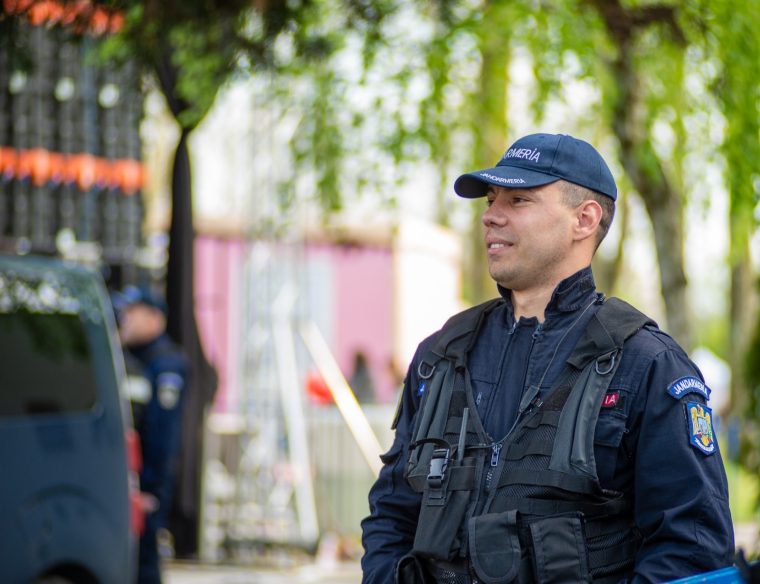 Jandarmeria Argeș recrutează tineri pentru școlile militare de profil
