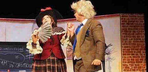 E de râs la teatrul din Pitești, duminică seara