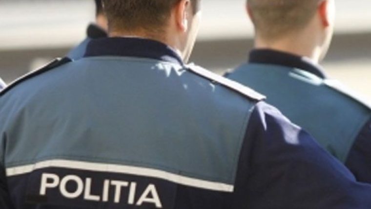 Tânăr poliţist de 22 de ani, găsit împuşcat în cap în propria casă