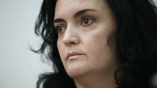 Narcisa Iorga, fost membru CNA, despre abuzul la care a fost supus Bogdan Peșchir: Televiziunile nu aveau voie să difuzeze imaginile. Este inadmisibil ca o persoană să fie expusă astfel de către un reprezentant al statului – procuror, polițist, jandarm