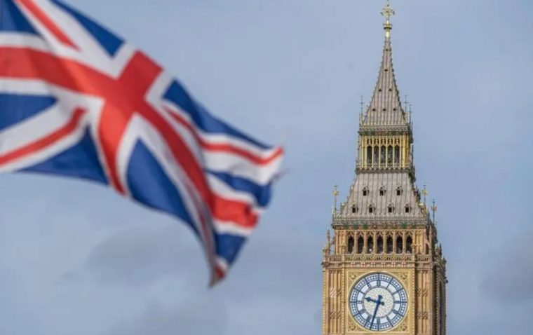 Românii care vor să meargă în UK au nevoie de autorizaţie electronică de călătorie. Cât costă