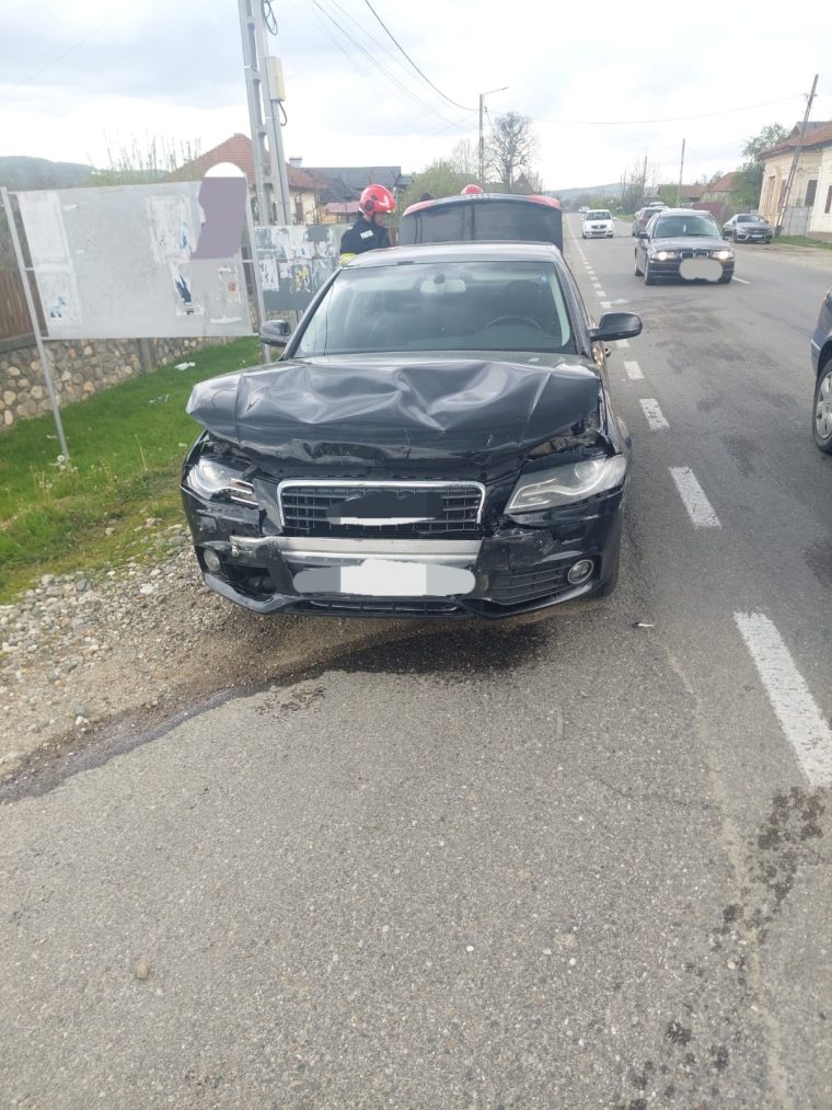 Accident, în Argeș, la Băiculești. Trei mașini implicate