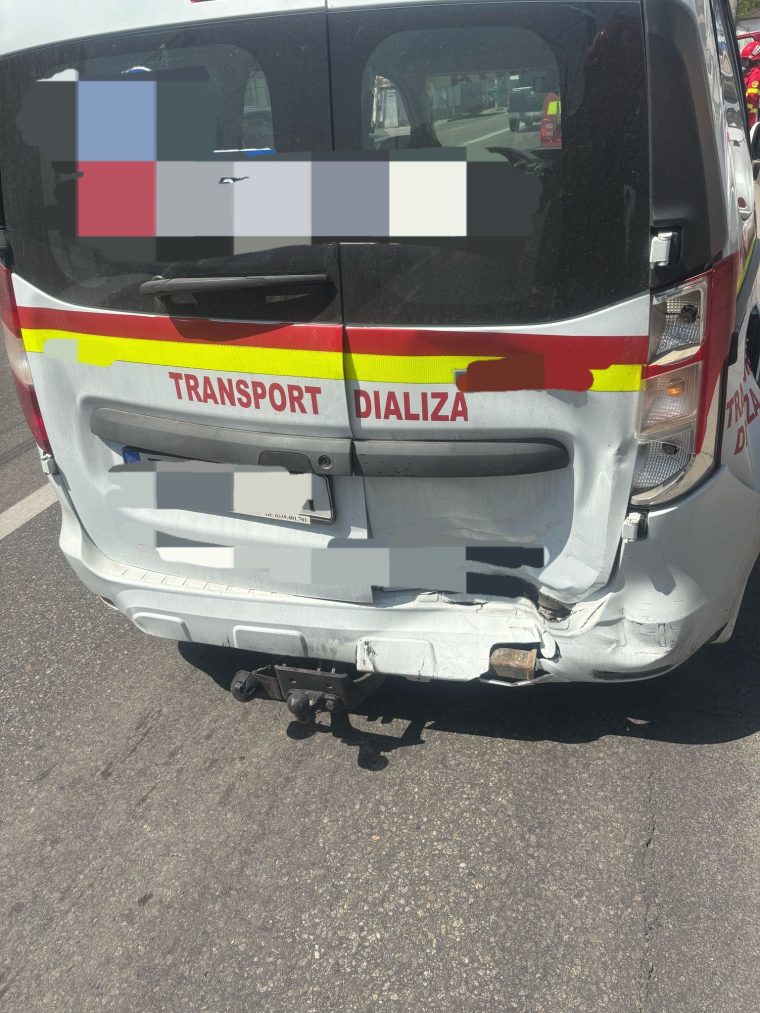 Accident la Spitalul Militar Pitești. Implicată și o ambulanță privată