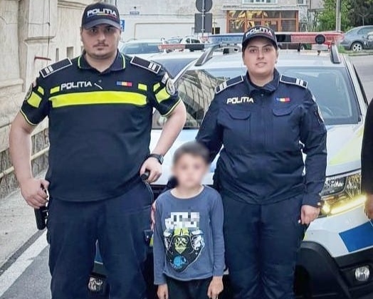 Update. Băiețelul de 6 ani pierdut, din Câmpulung, a fost găsit de un echipaj de ordine publică