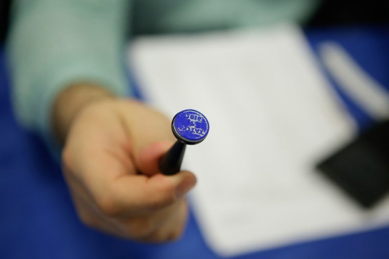 Pana la ora 16,00 au votat aproape 60.000 de români